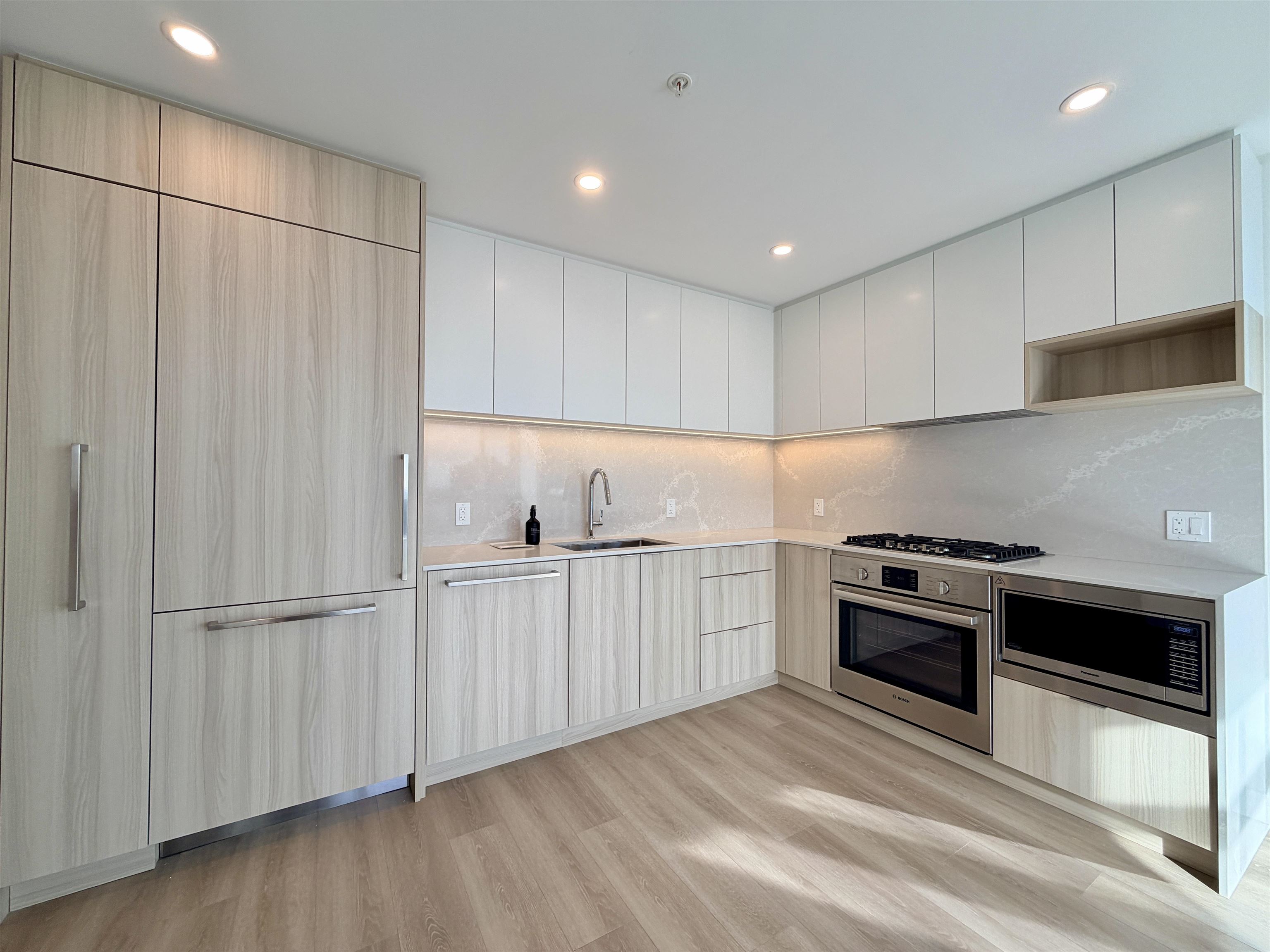 Additional image 2 of 6075 Wilson Avenue, Burnaby, BC, V5H 2R5