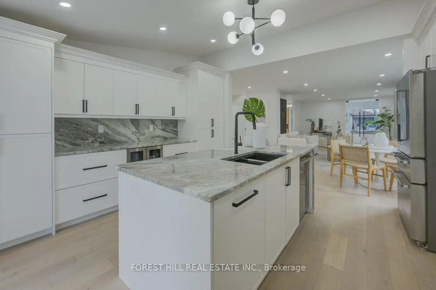 Additional image 13 of 4392 Ontario Street