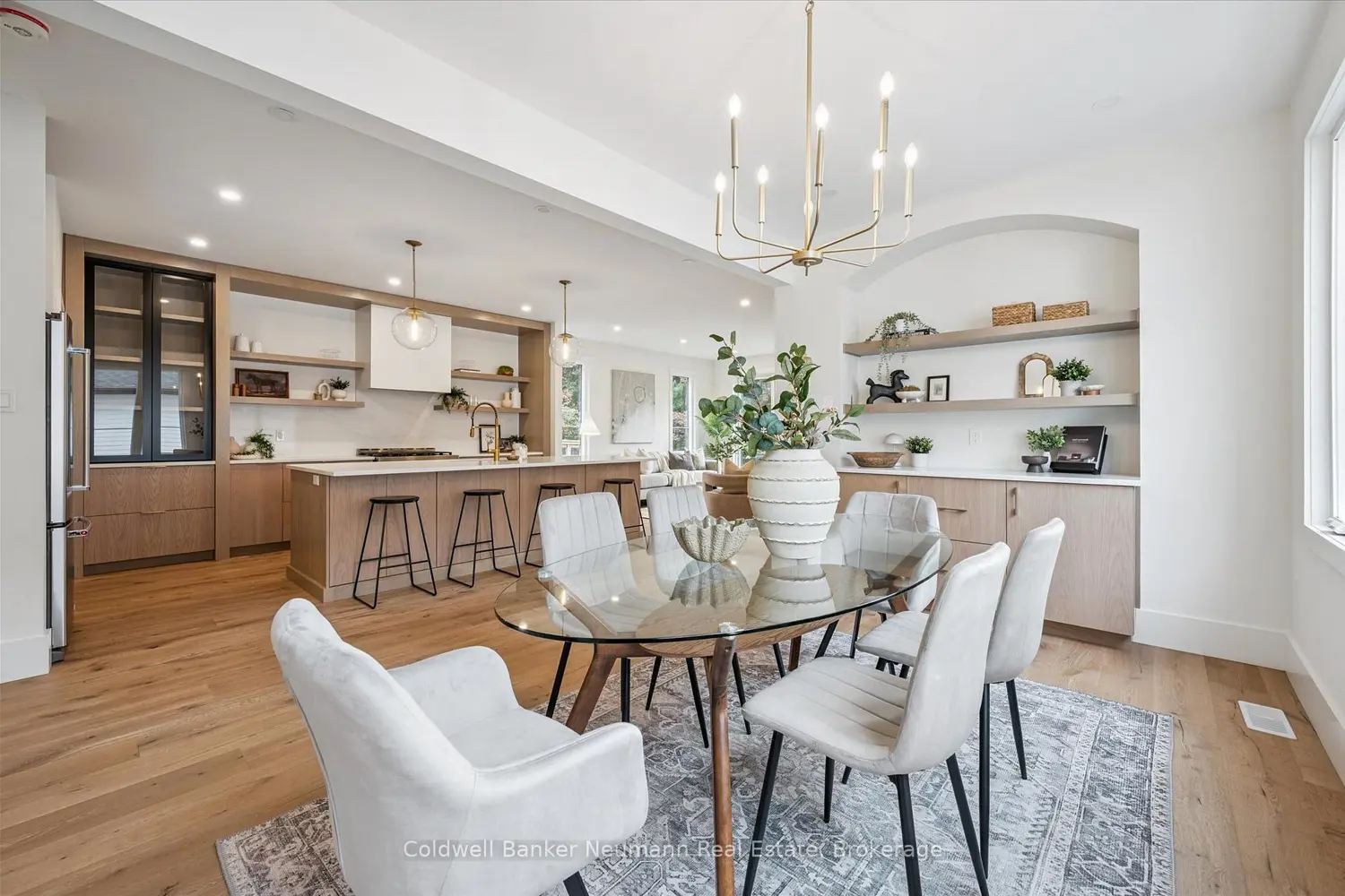 Additional image 12 of 126 Oxford Street