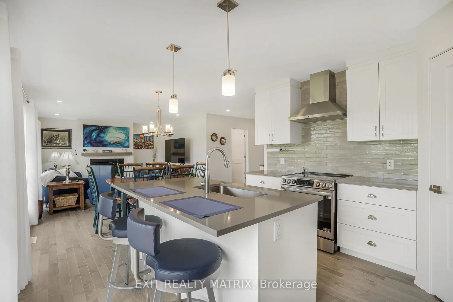 Additional image 5 of 521 Barrage Street