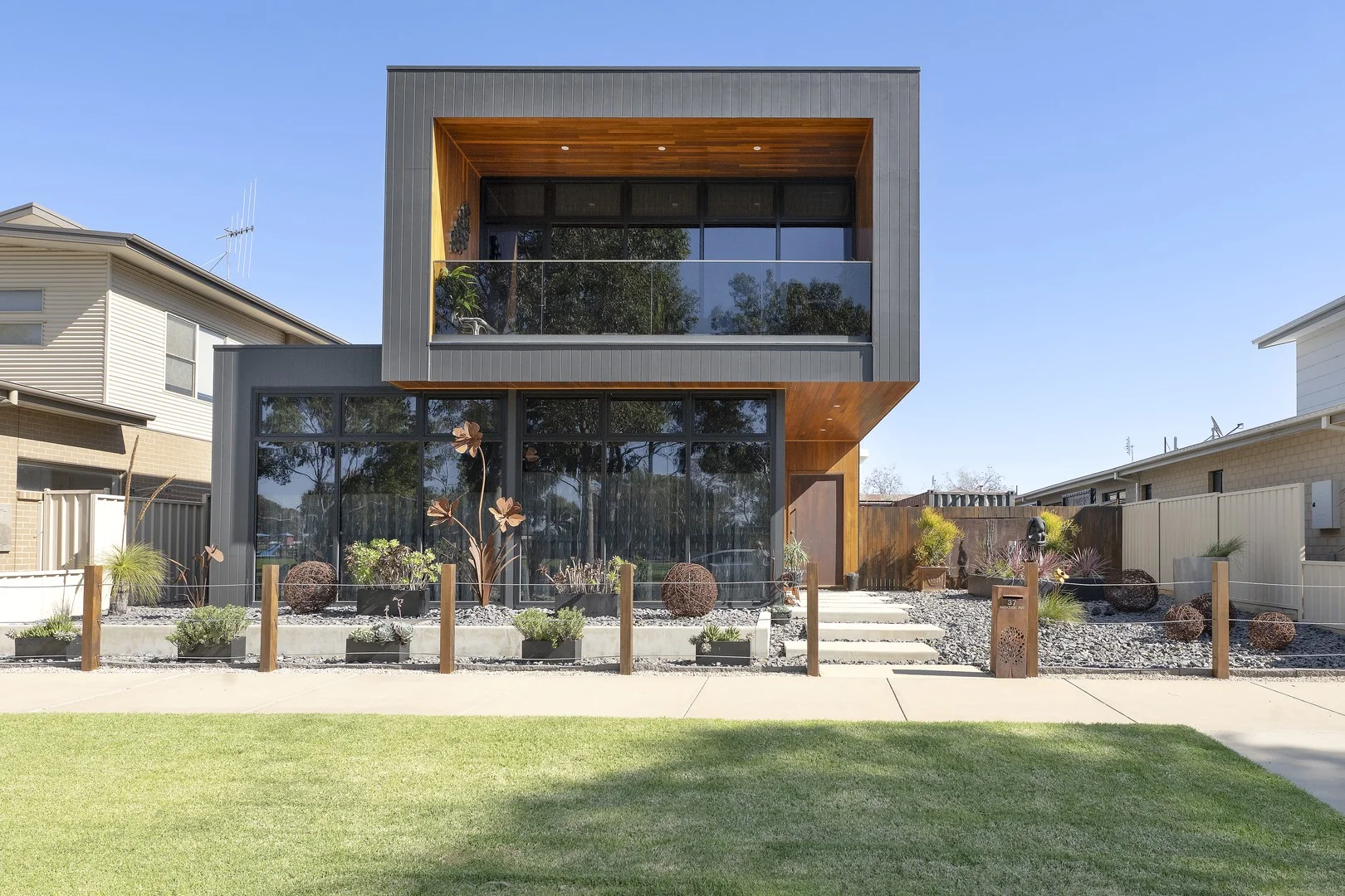 37 Parkside Avenue, Swan Hill VIC 3585