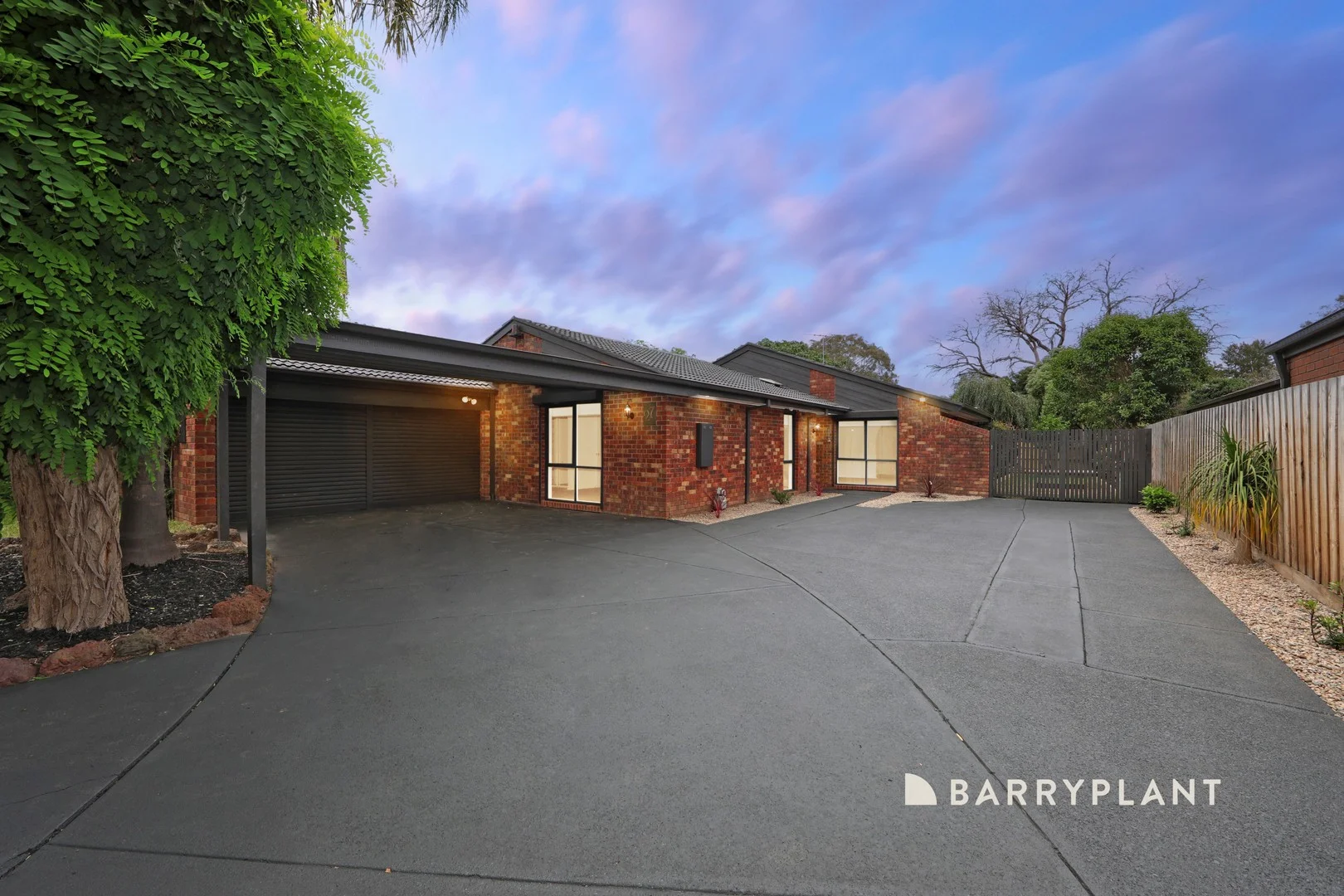 27 Halsbury Drive, Rowville VIC 3178