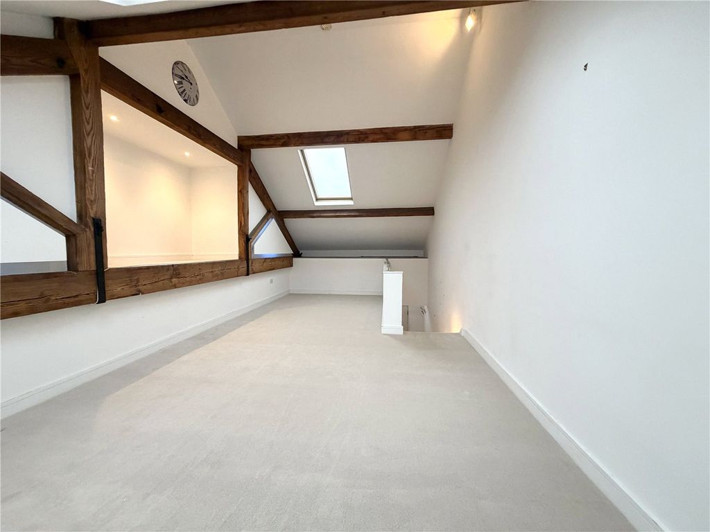 Additional image 2 of 2 bed flat for saleTalbot Road, Northampton, Northamptonshire NN1