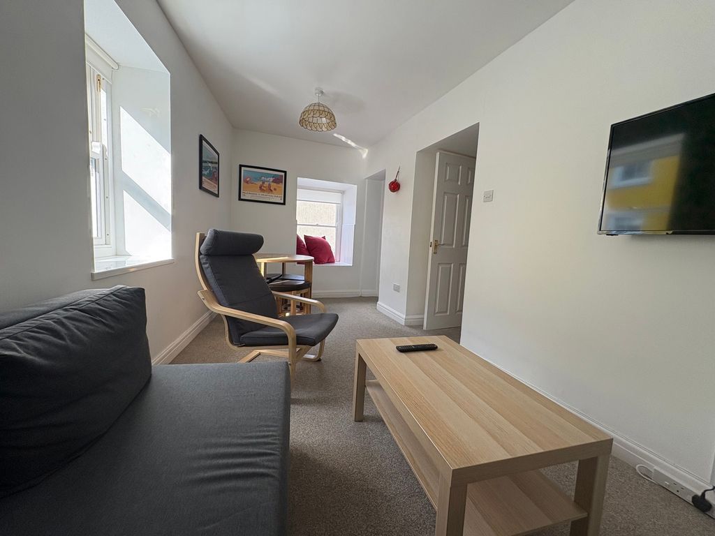 Additional image 3 of 2 bed flat for saleFlat 5, Ashley House, Upper Frog Street, Tenby, Pembrokeshire SA70