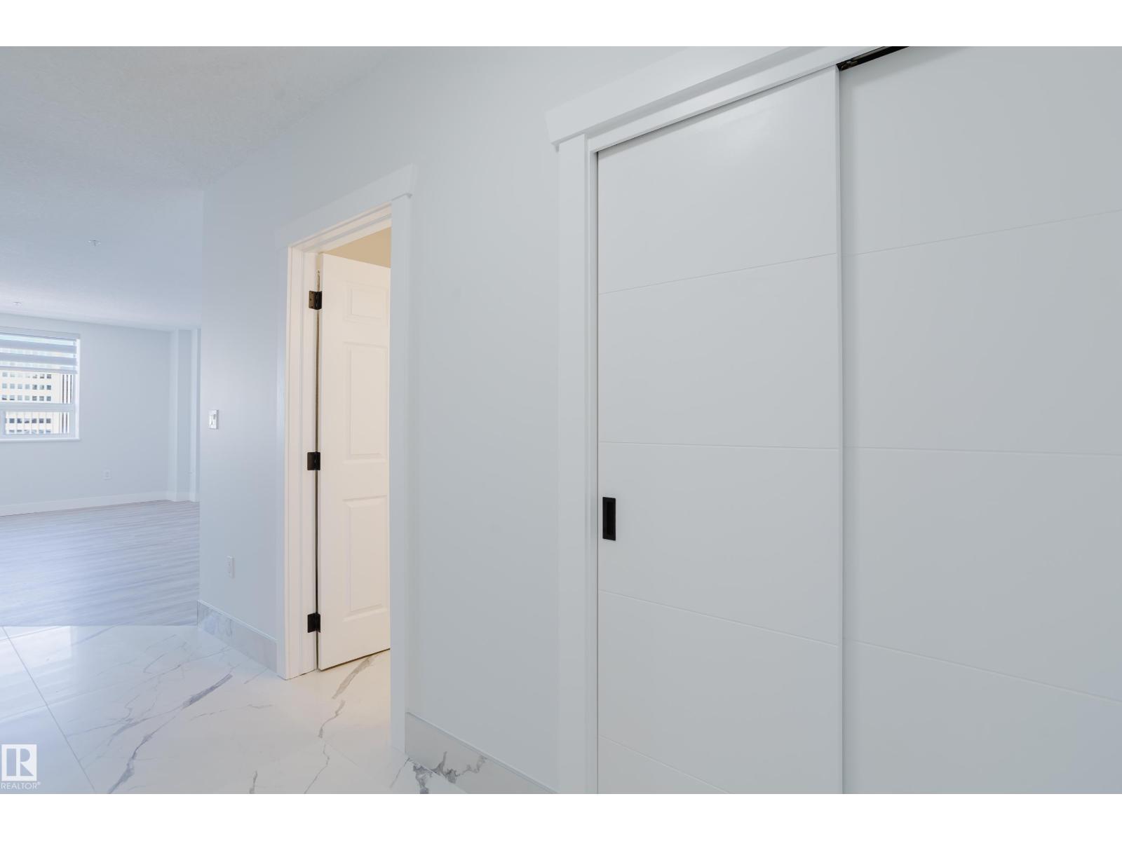 Additional image 6 of 703-9919 105 Street NW, Edmonton, AB, T5K1B1