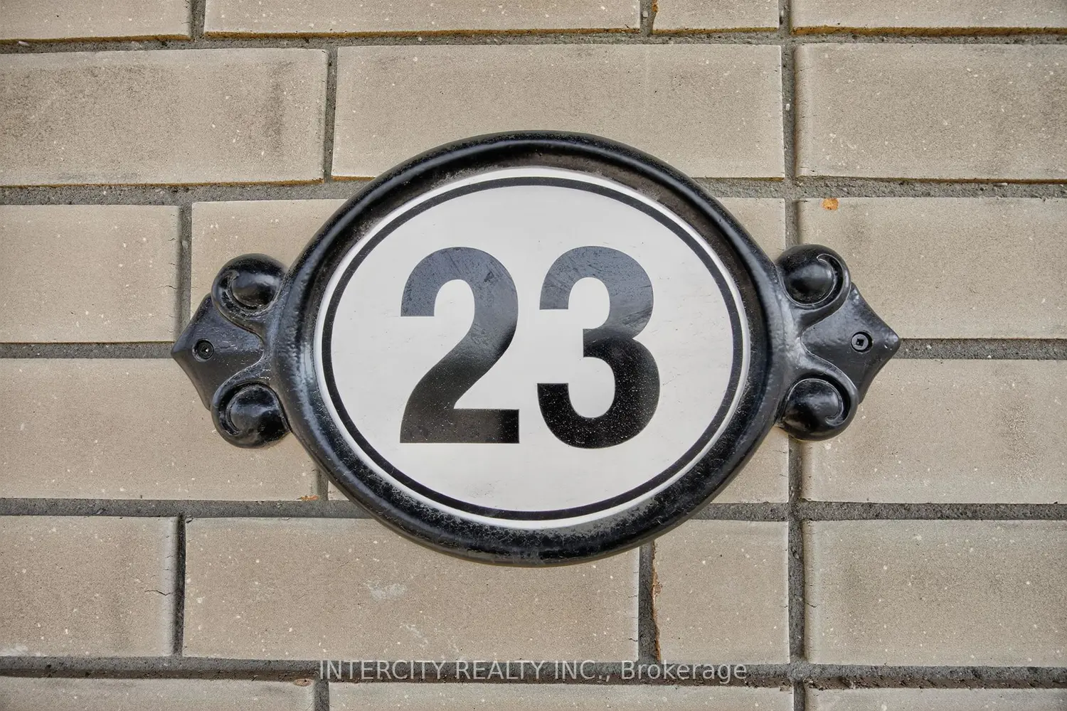23 Avalon Drive photo 2