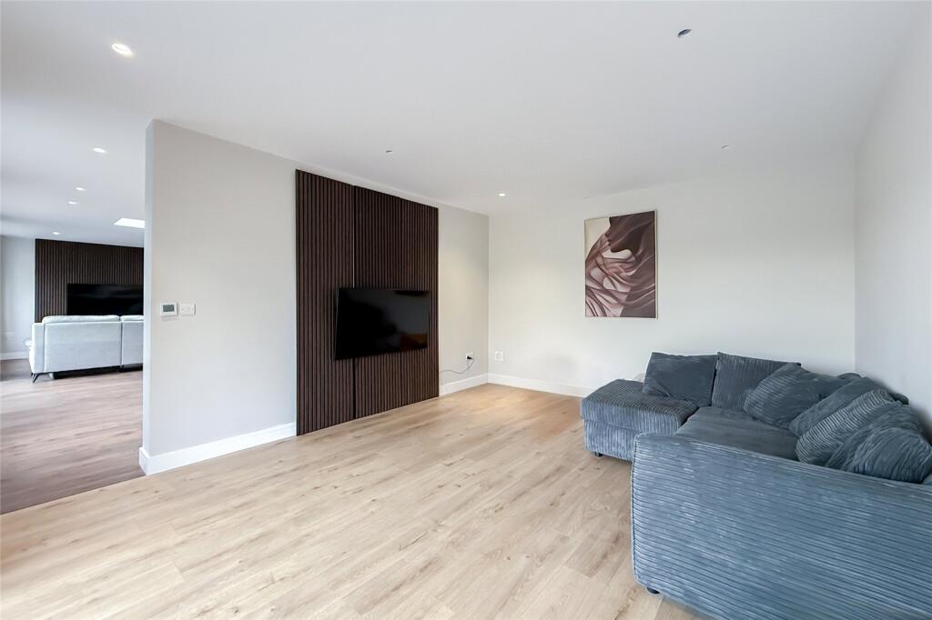 Additional image 8 of Robert Avenue, St. Albans, Hertfordshire, AL1