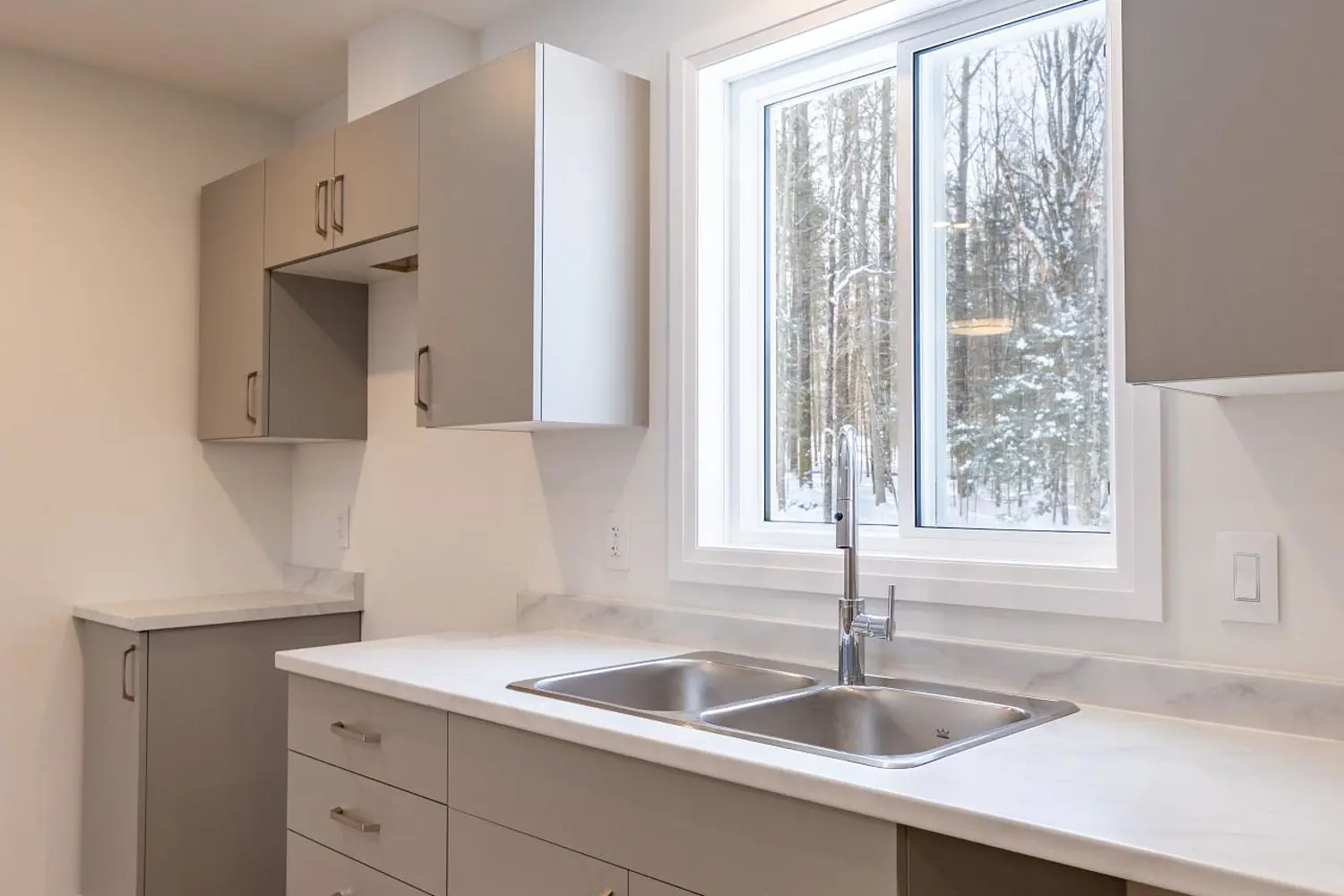 Additional image 6 of 113 Riverside Drive