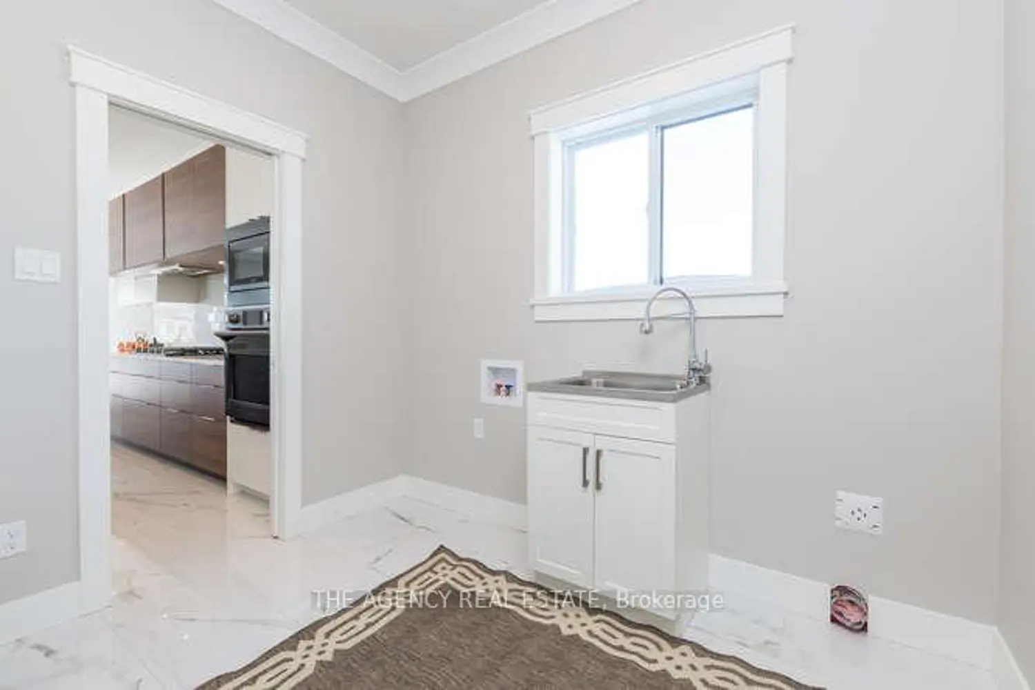 3126 Regiment Road photo 5