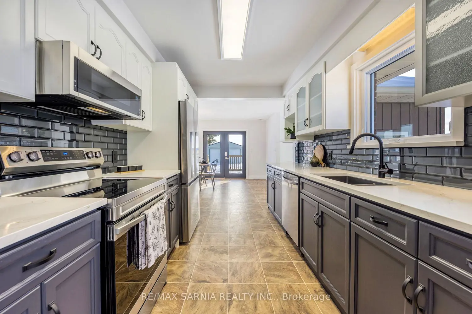 Additional image 8 of 4083 London Line