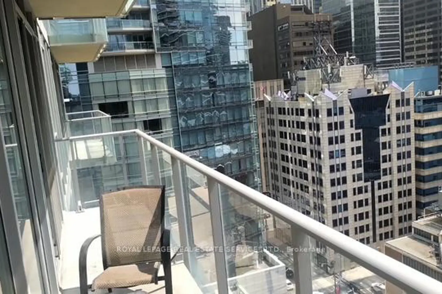 Additional image 9 of 126 Simcoe Street 1629