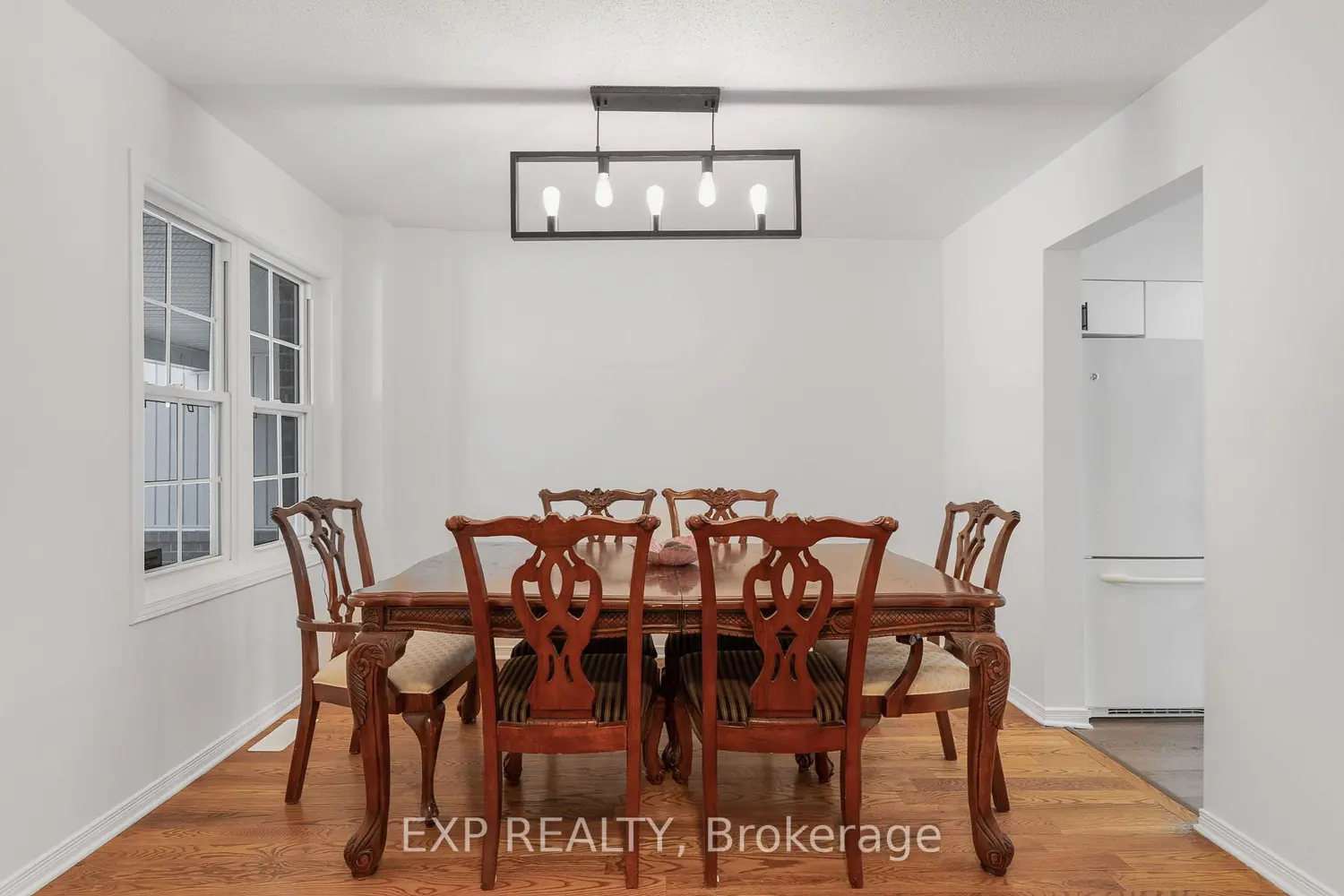 44 Tobermory Crescent photo 5