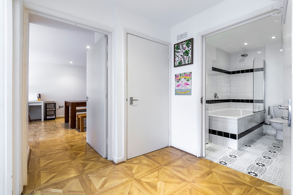 Additional image 4 of 2 Bed Flat, Royal Mint Street, E1, N1 7GU