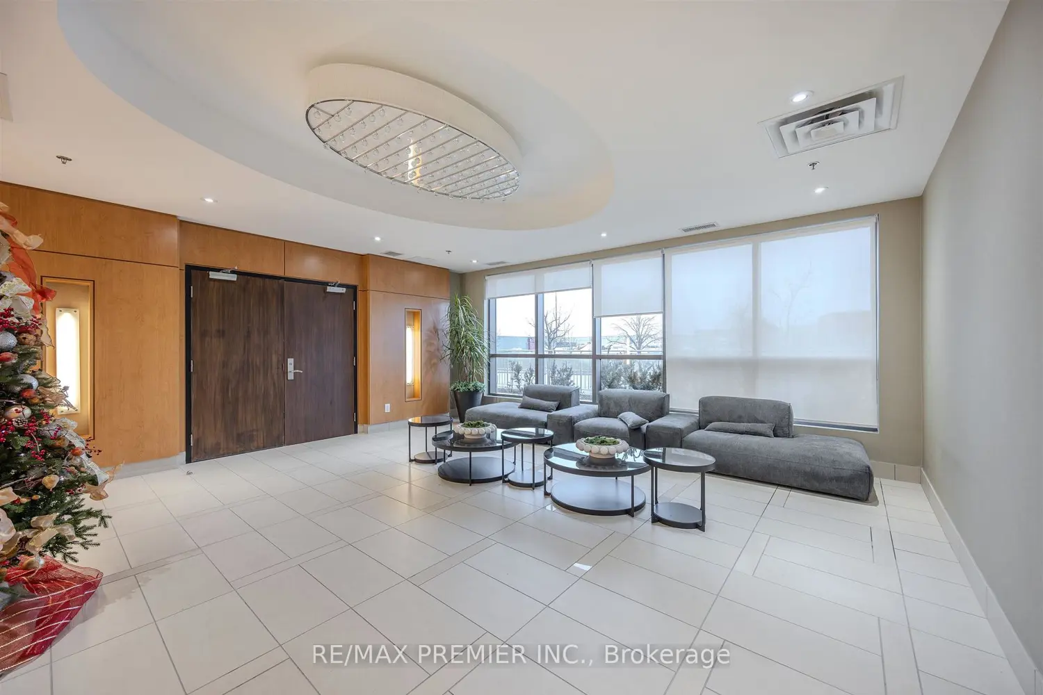 Additional image 19 of 840 Queens Plate Drive 1405