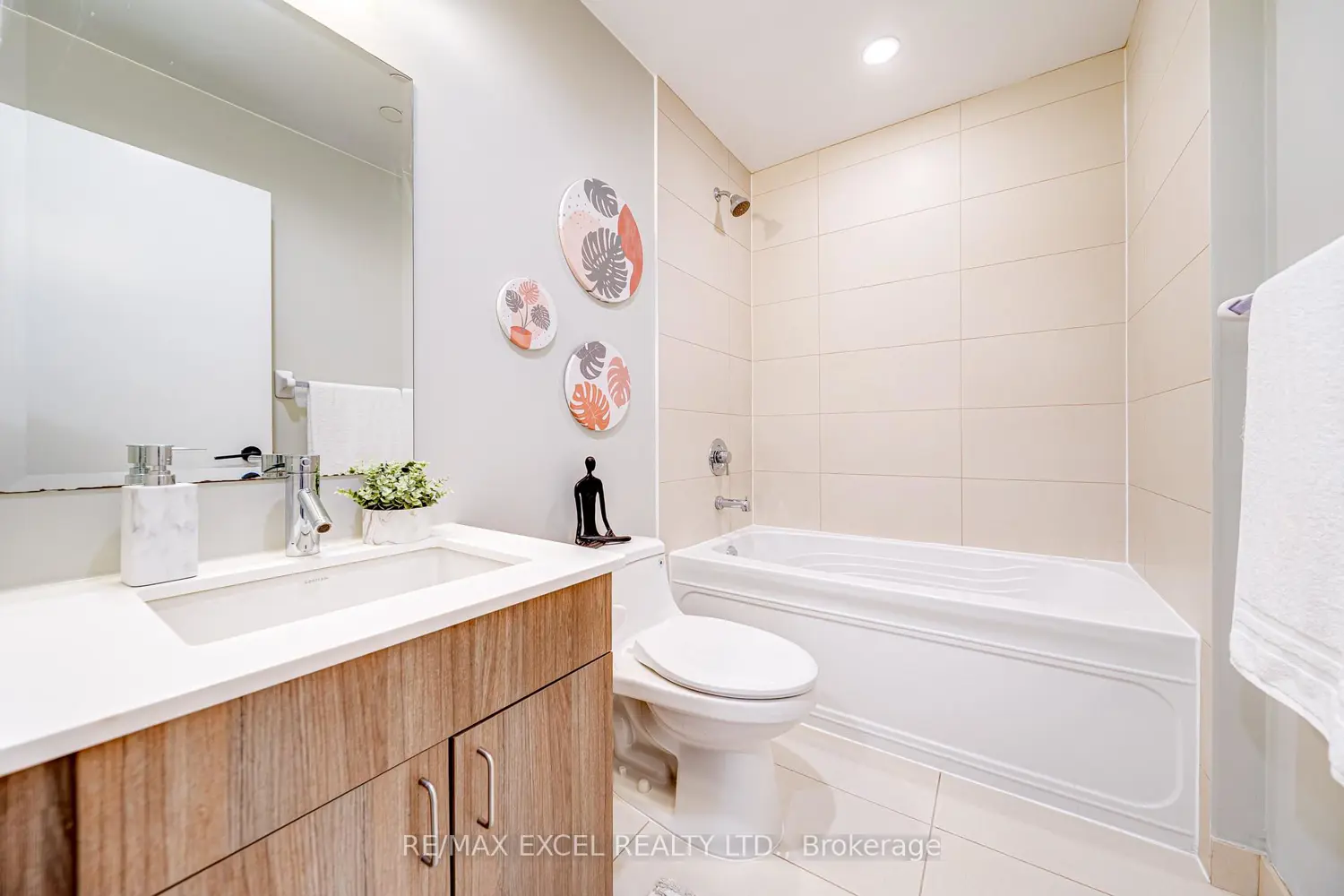 Additional image 12 of 426 University Avenue 1705