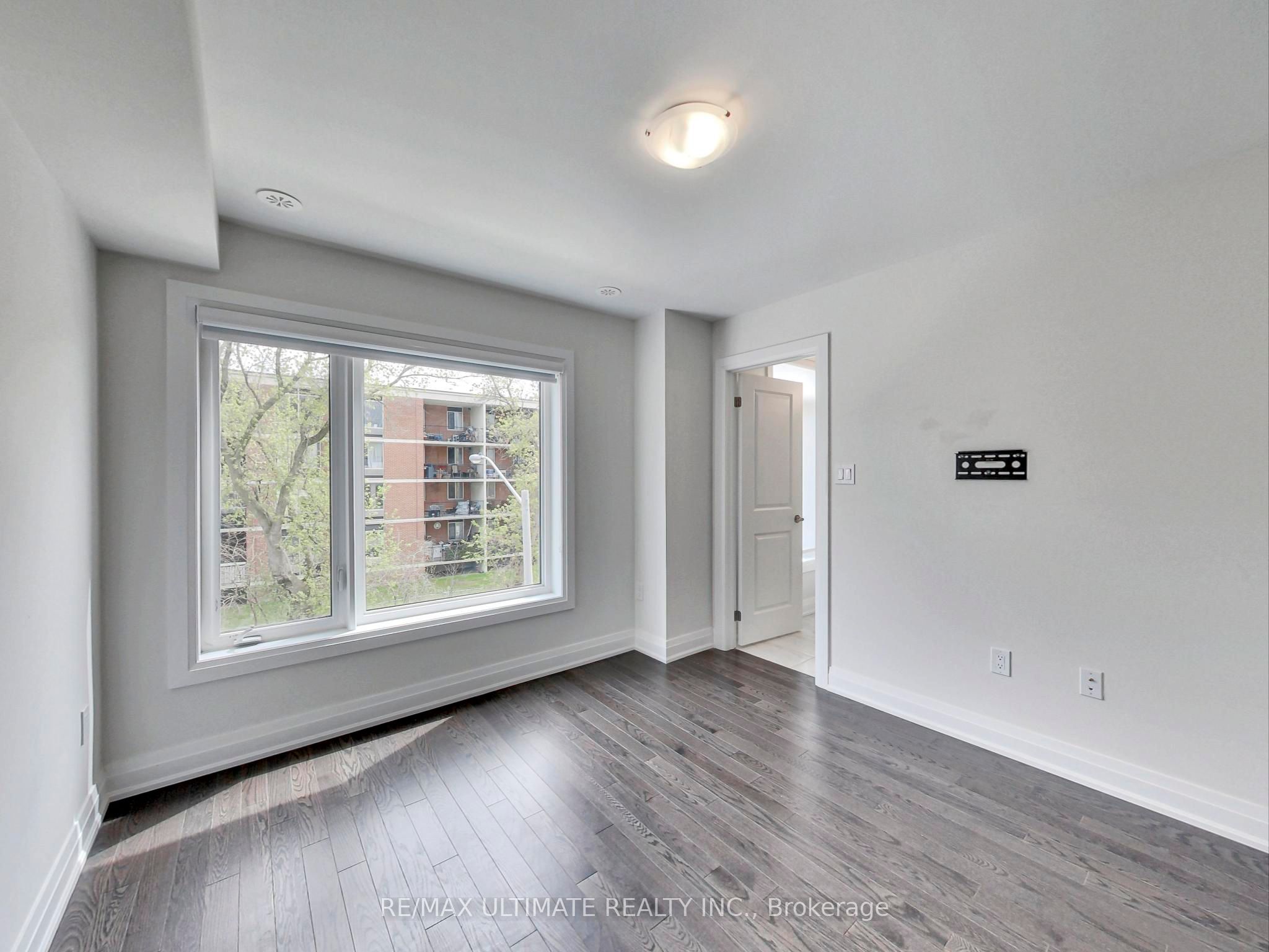Additional image 5 of Apt 2-14 Creekbank Road, Toronto, ON, M6L 0A4