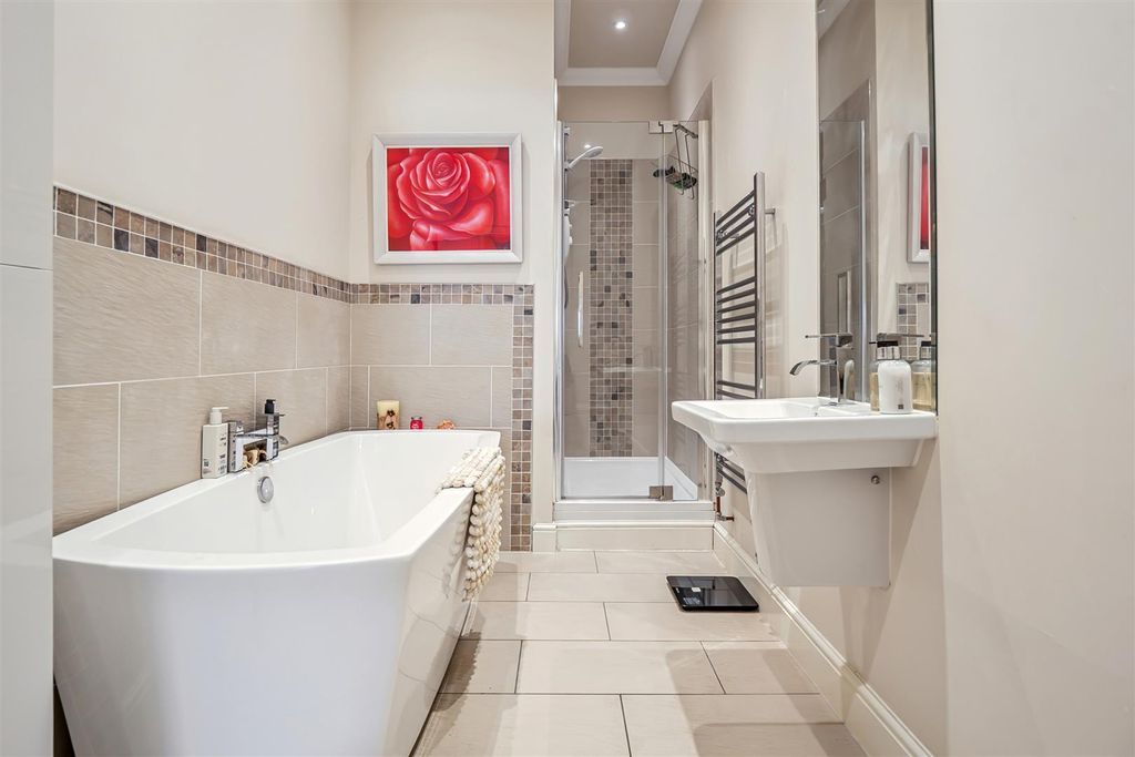 Additional image 9 of 3 bed flat for saleHelenslee Road, Dumbarton G82