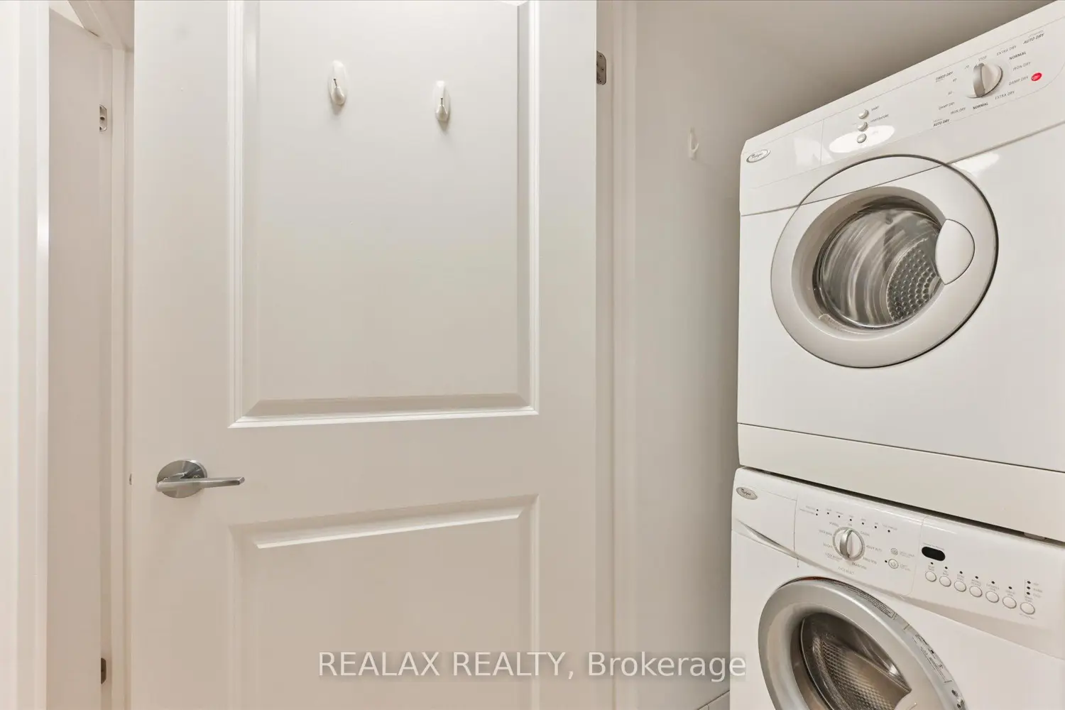 Additional image 13 of 320 John Street 207