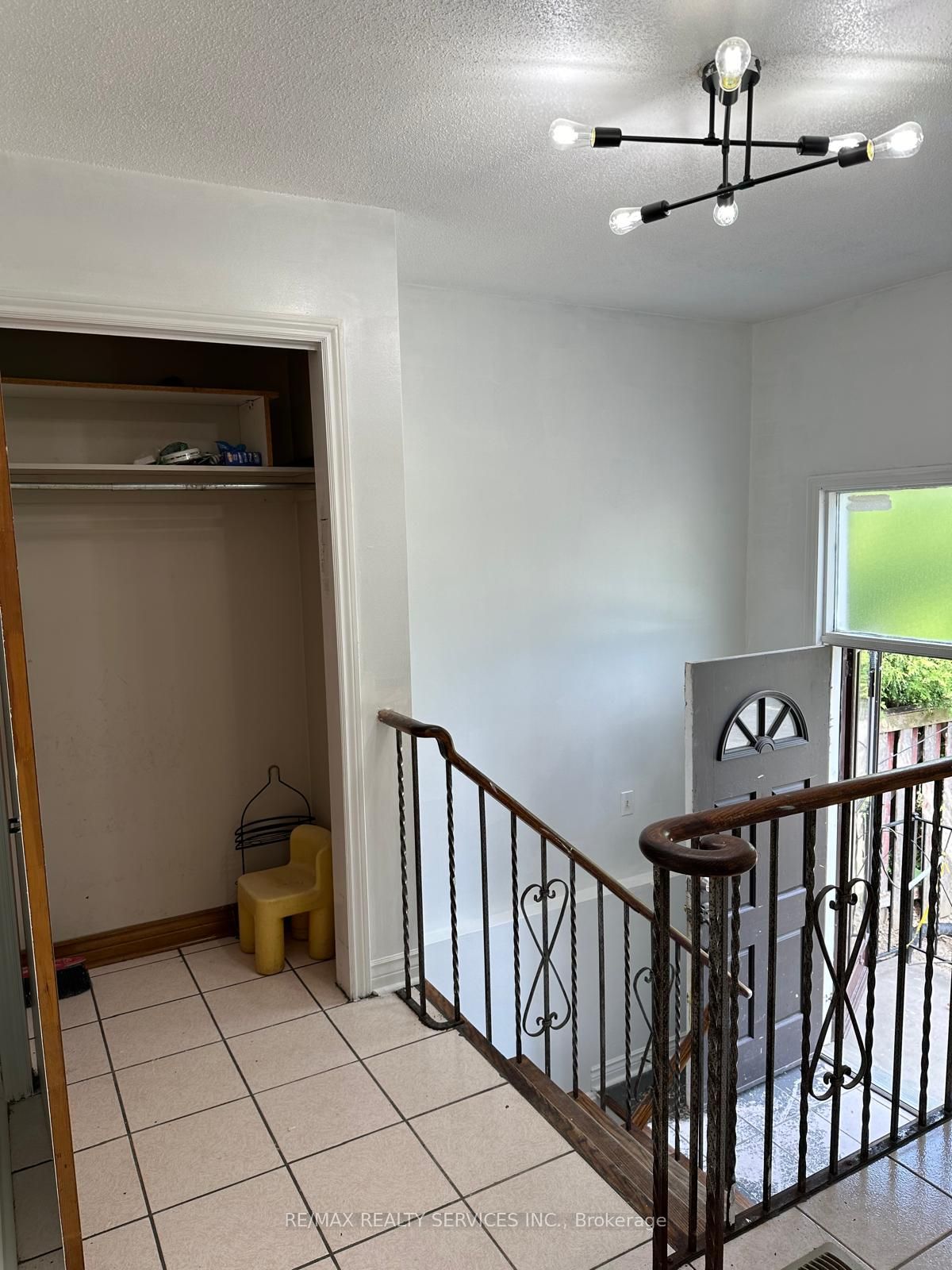 Additional image 2 of Main-134 Jade Crescent, Brampton, ON, L6S 3H8