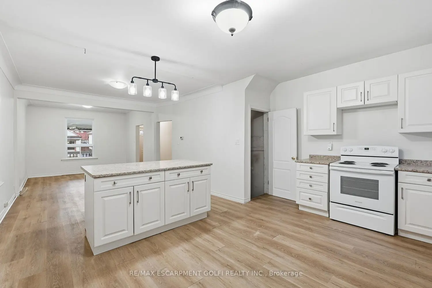 Additional image 7 of 39 Burlington Street