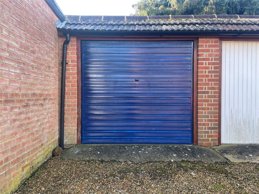 Additional image 10 of 2 bed flat for saleFreshwater, Isle Of Wight PO40