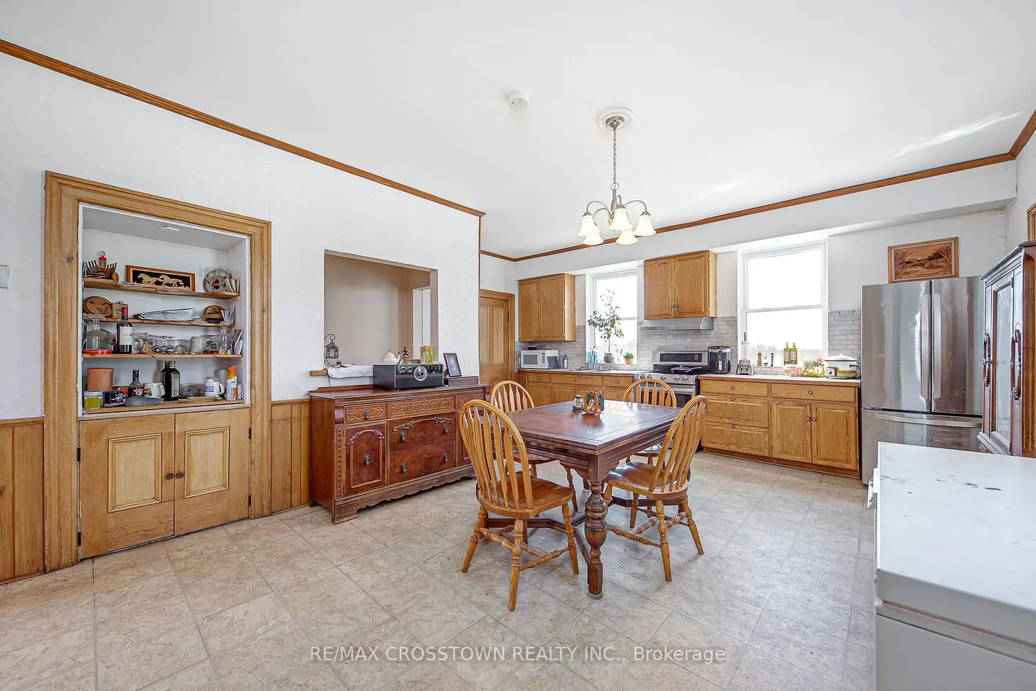 Additional image 11 of 6409 10Th Line