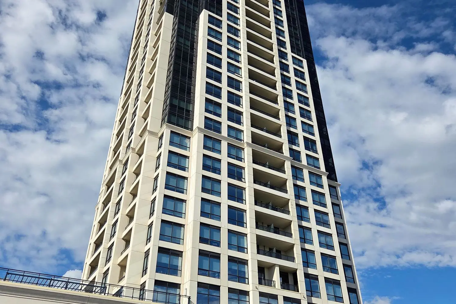 1 Grandview Avenue 1807