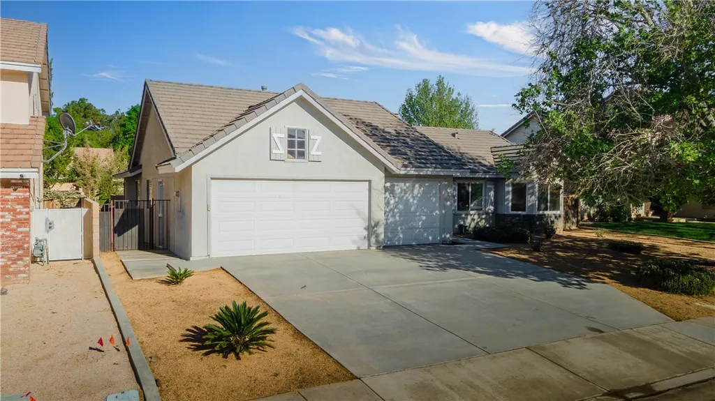 40432 Aster Pl, Palmdale, CA 93551