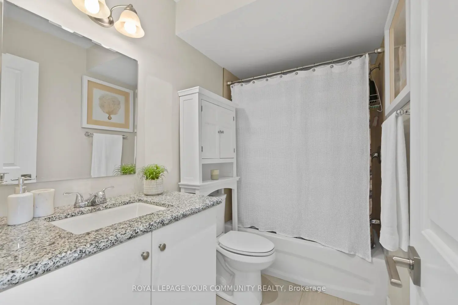 Additional image 15 of 17 Baldwin Street 205