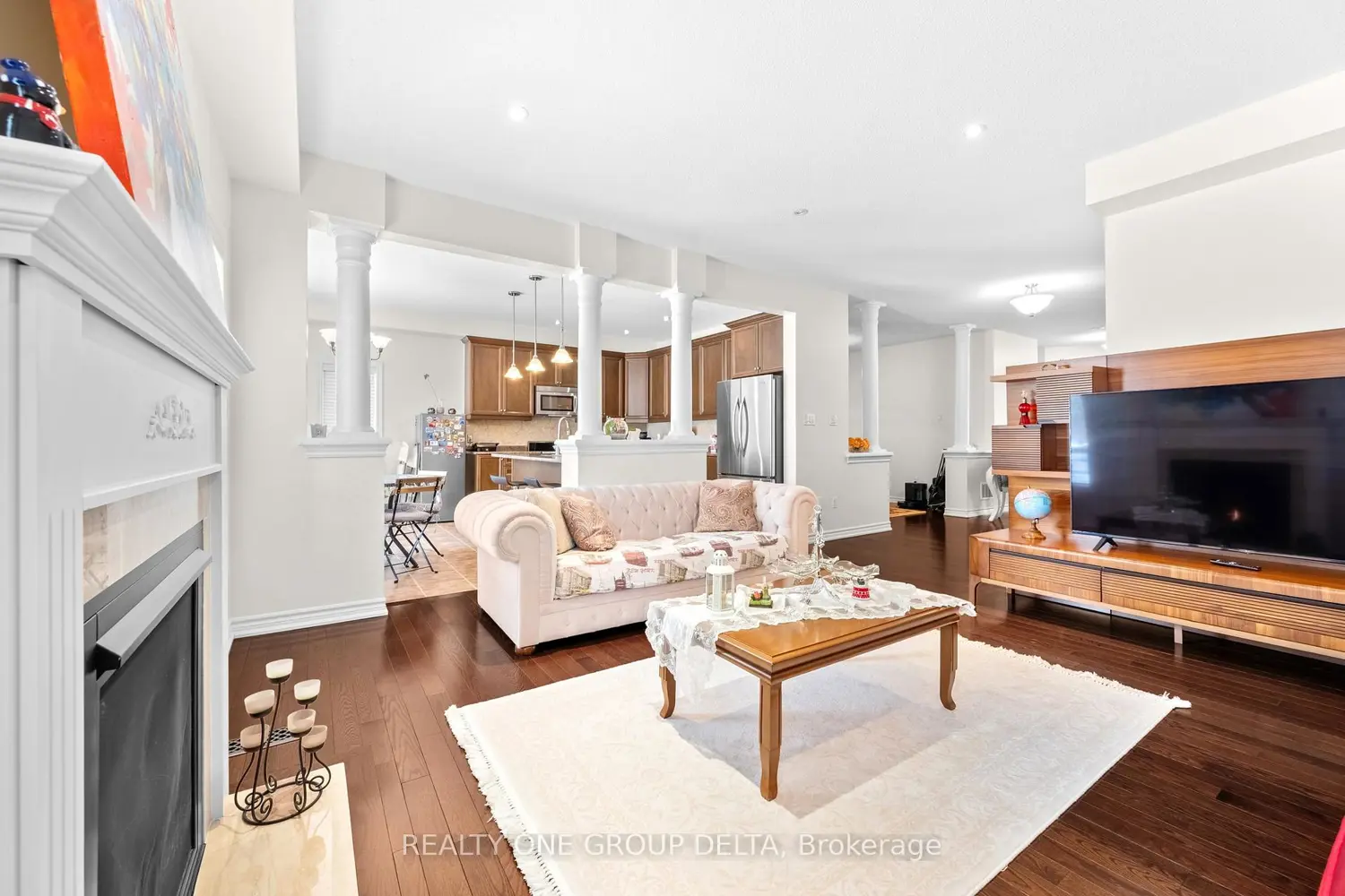 Additional image 7 of 8 Charlemagne Avenue