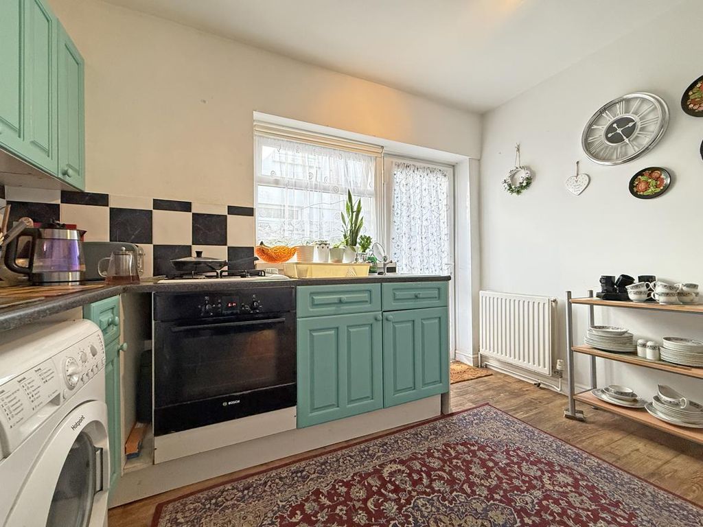 Additional image 3 of 2 bed flat for saleCromwell Road, St Judes PL4