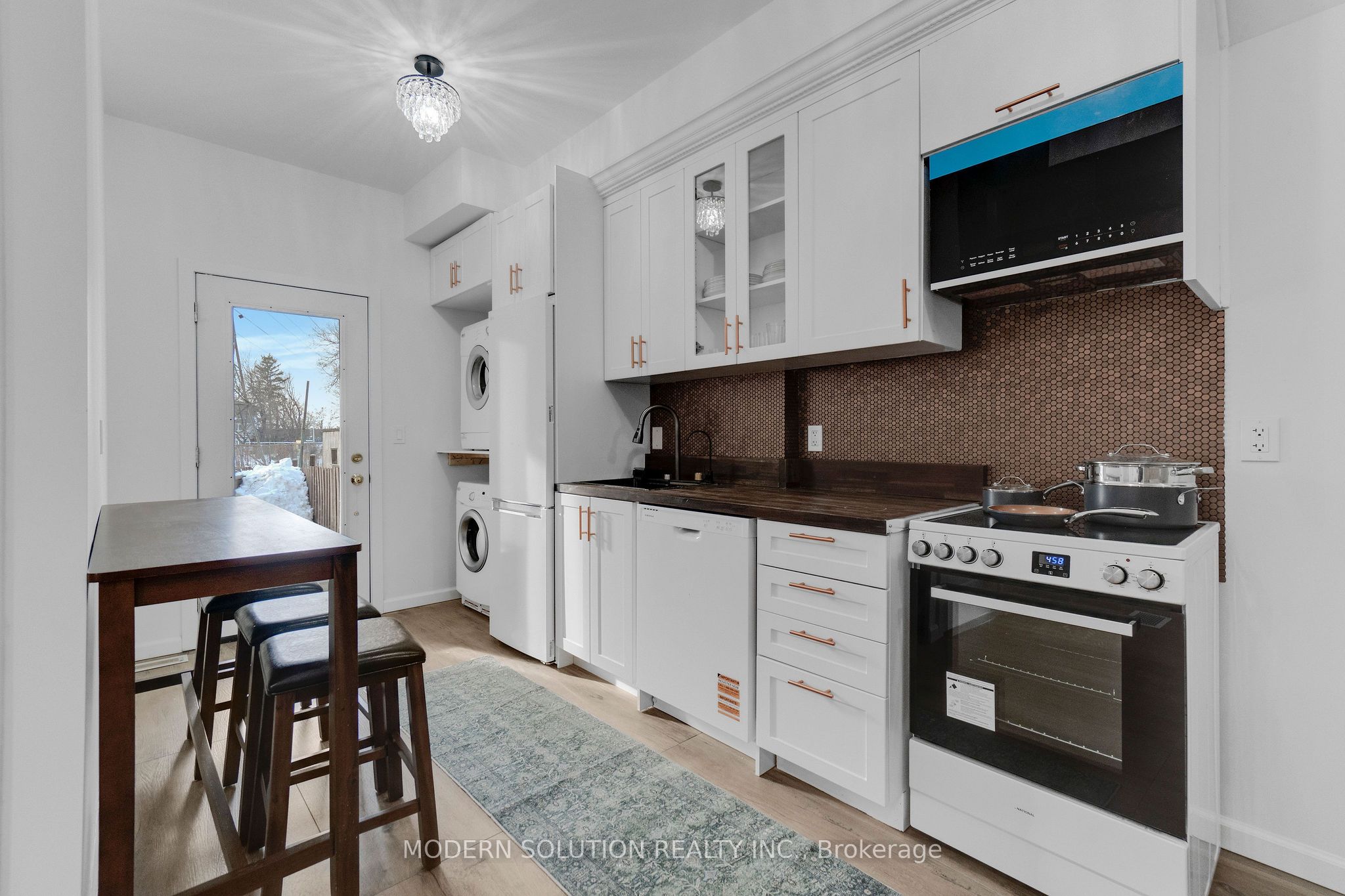 Additional image 5 of Upper-66 Silverthorn Avenue, Toronto, ON, M6N 3J8