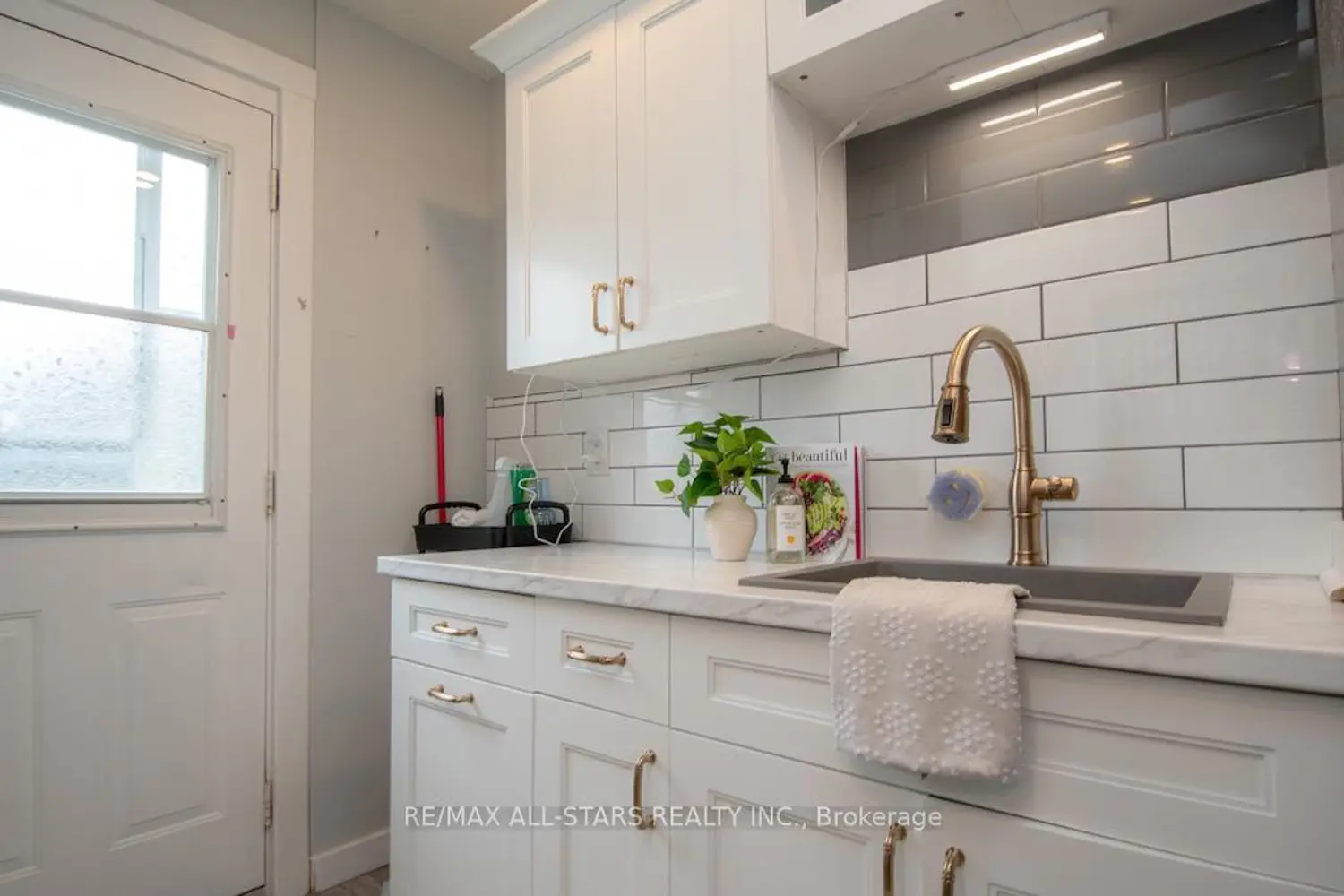 Additional image 6 of 32 Adelaide Street