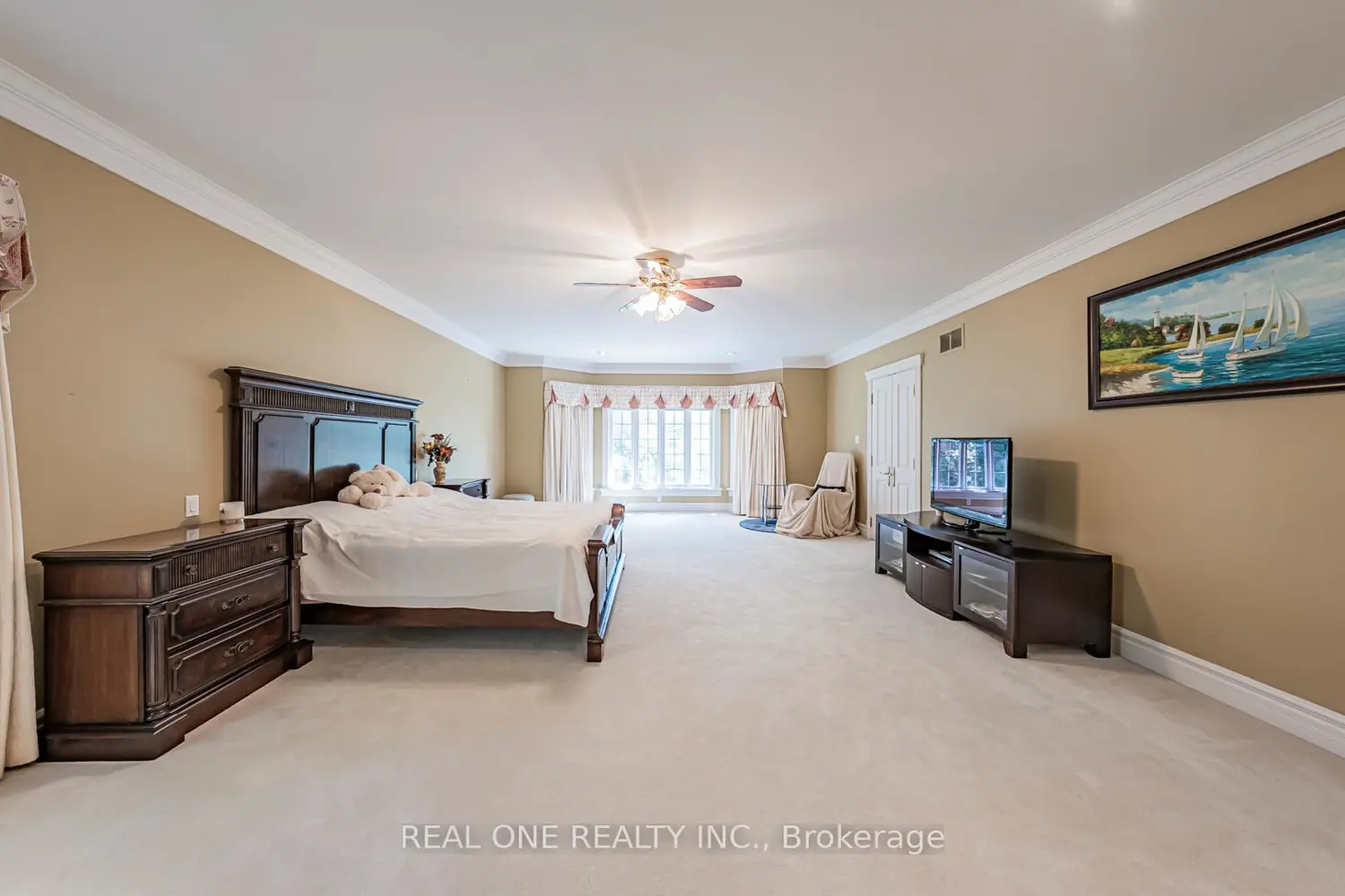 Additional image 17 of 14 Alm Court