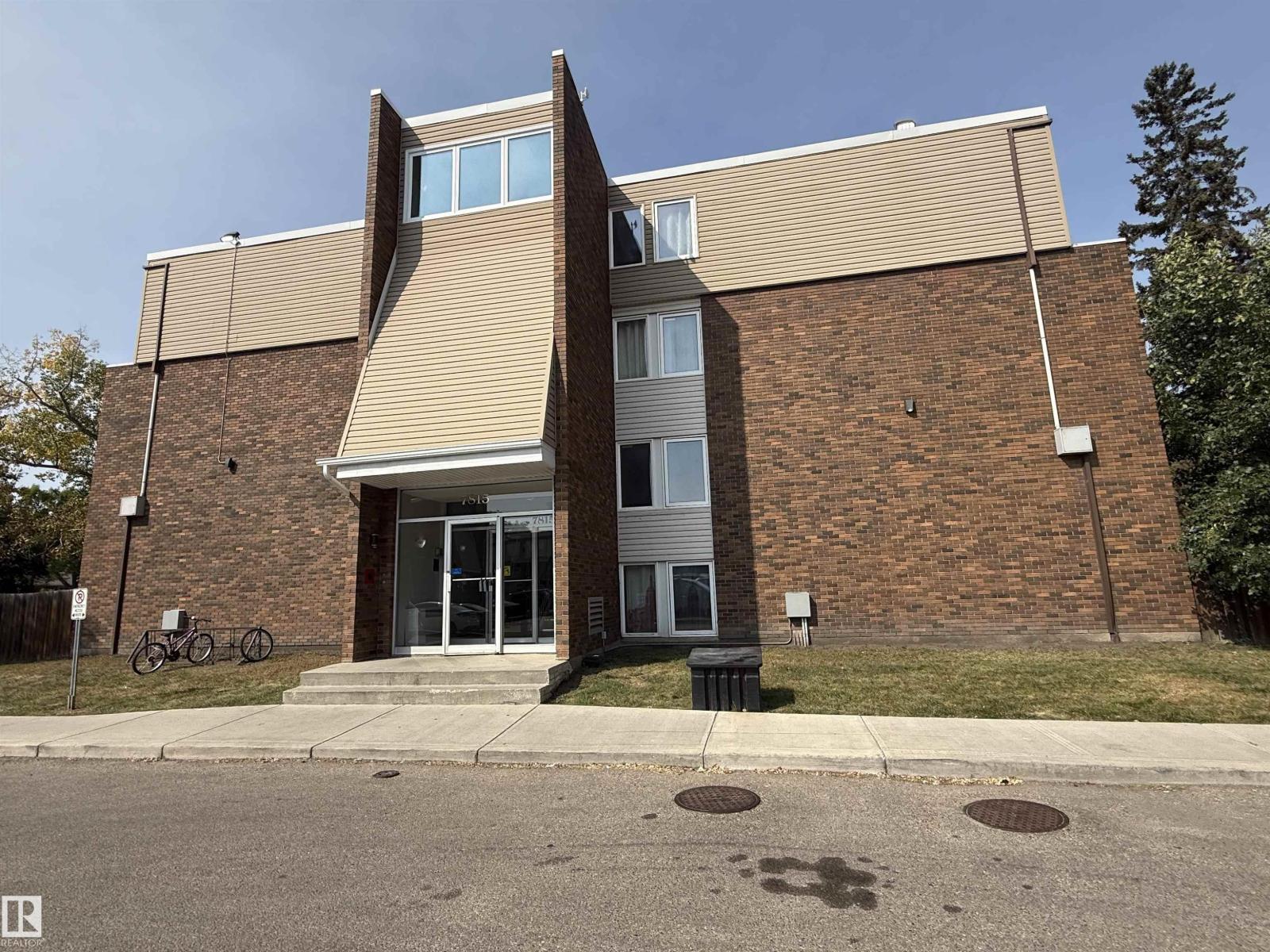 207-7815 159 Street NW, Edmonton, AB, T5R2E1