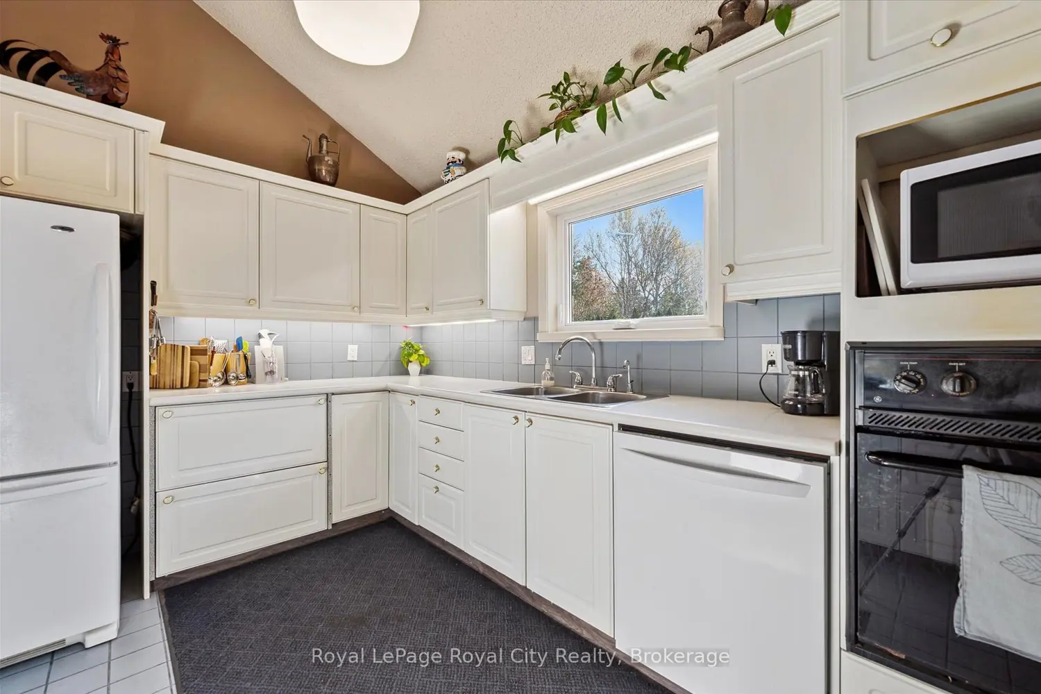 Additional image 12 of 8060 Wellington Rd 18 Road