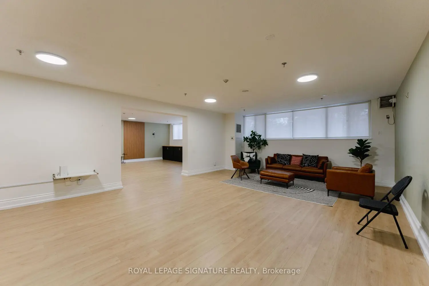 Additional image 10 of 85 Emmett Avenue 2011
