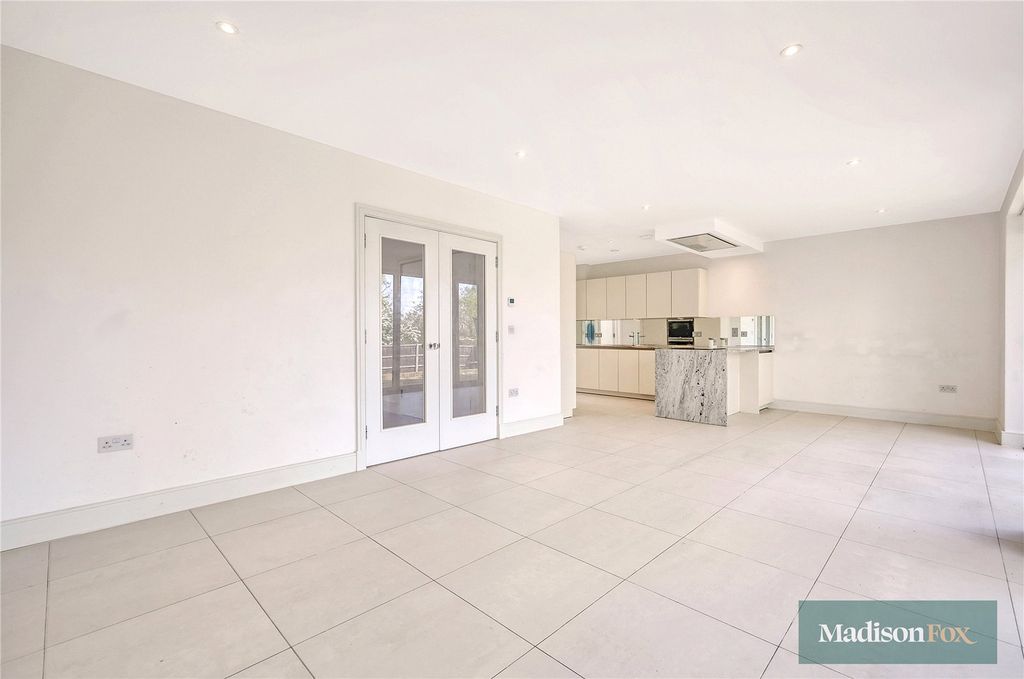Additional image 7 of 5 bed detached house for saleHigh Road, Chigwell, Essex IG7