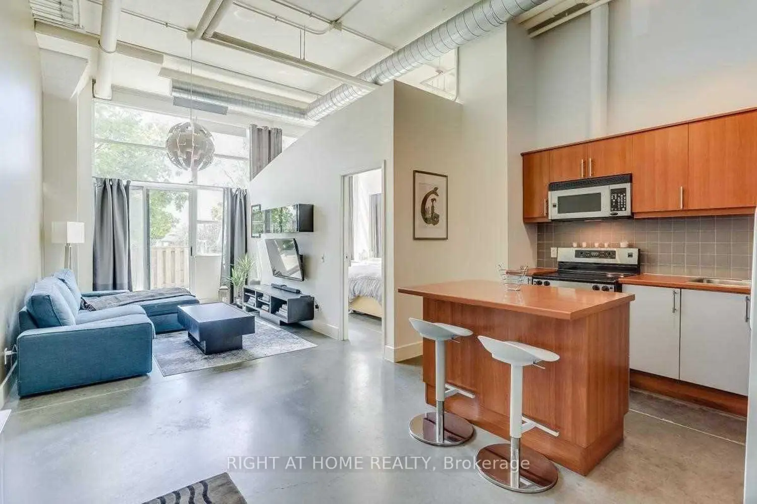 1001 Roselawn Avenue 109