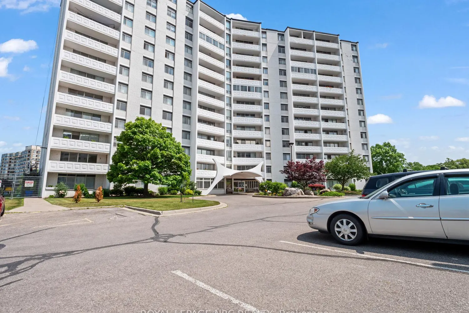 15 Towering Heights Boulevard 904