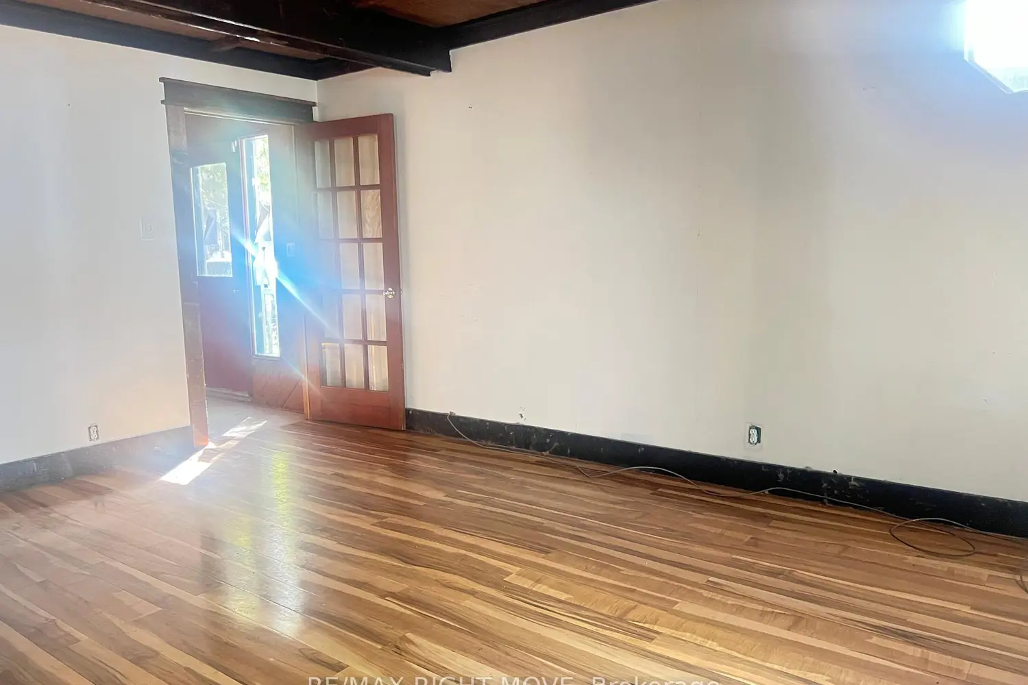 Additional image 3 of 1052 4 Seasons Road