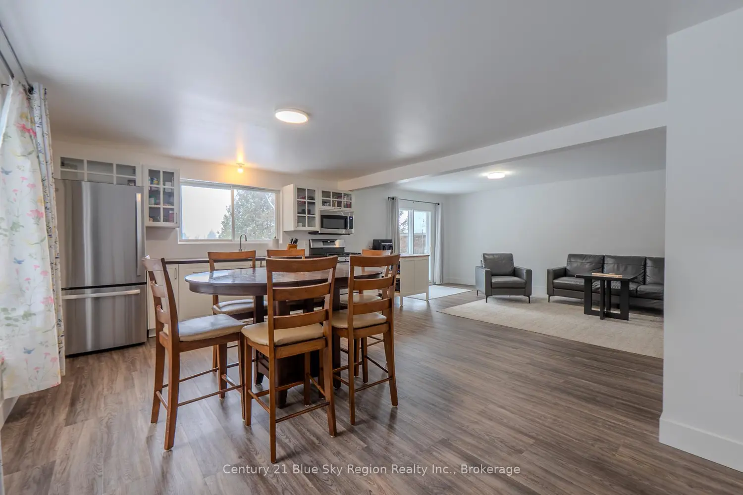 Additional image 9 of 12 Mowat Crescent