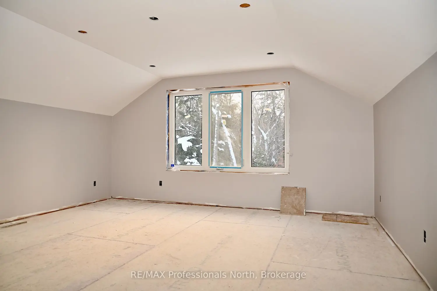 Additional image 11 of 121 Loon Lake Road