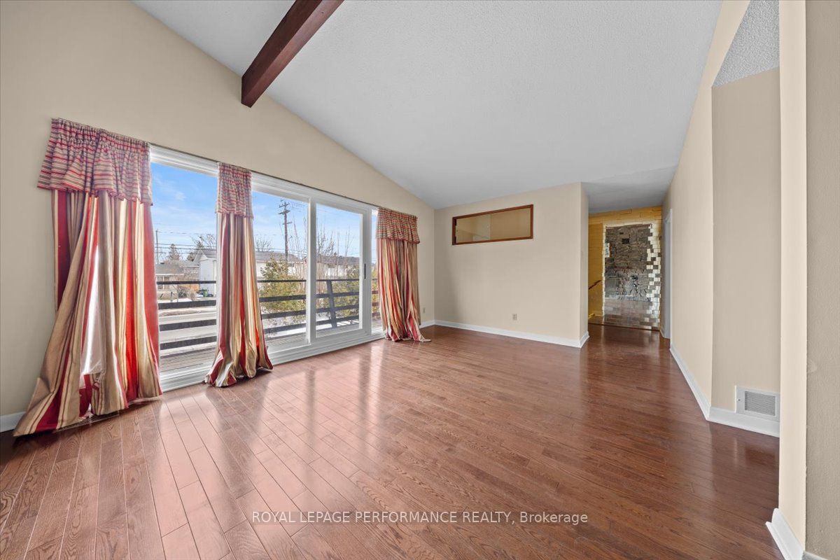 Additional image 4 of 2212 St Laurent Boulevard, Ottawa, ON, K1G 1B2