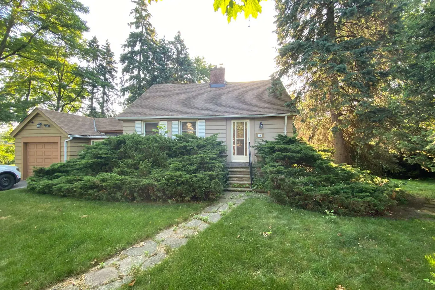 21 Faircroft Boulevard