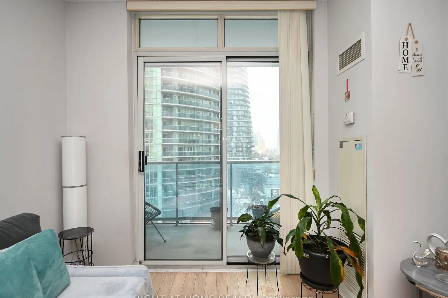 Additional image 13 of 90 Absolute Avenue 908