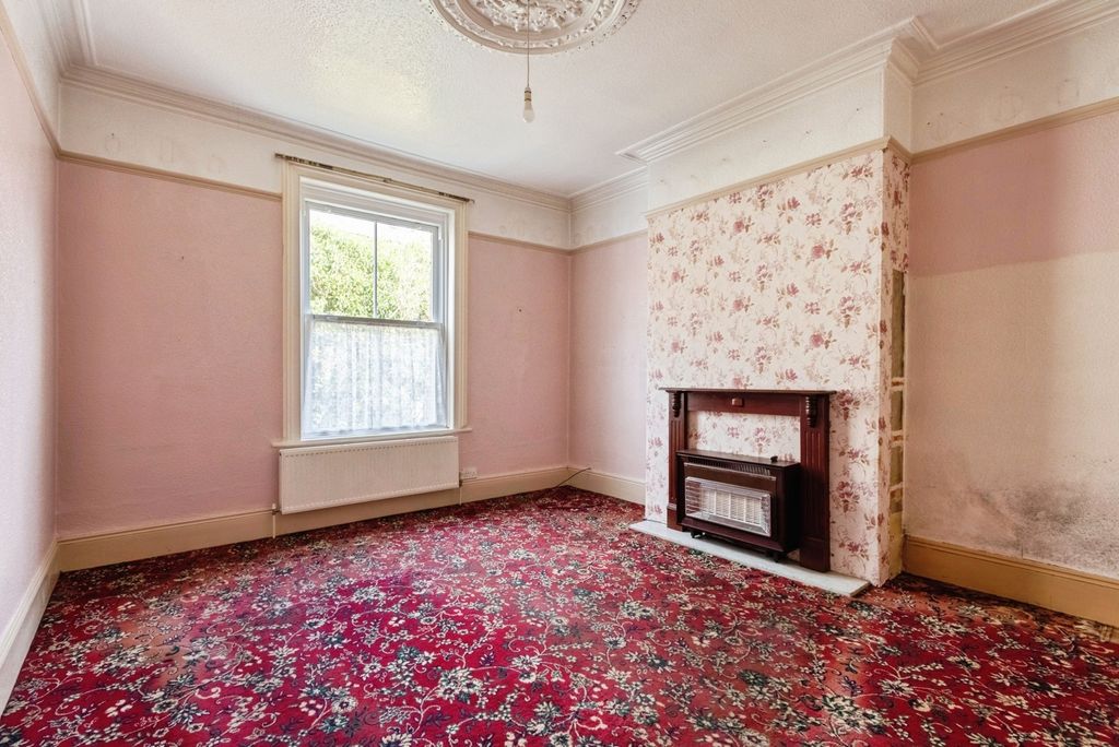 Additional image 3 of 4 bed detached house for saleCollege Grove, Wakefield, West Yorkshire WF1