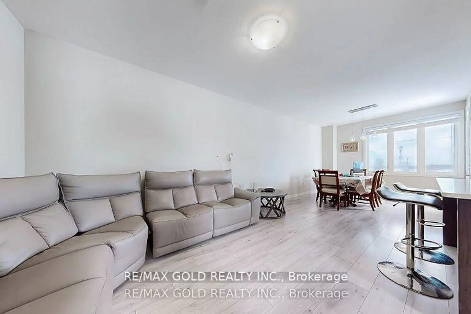 Additional image 3 of 997 West Village Square