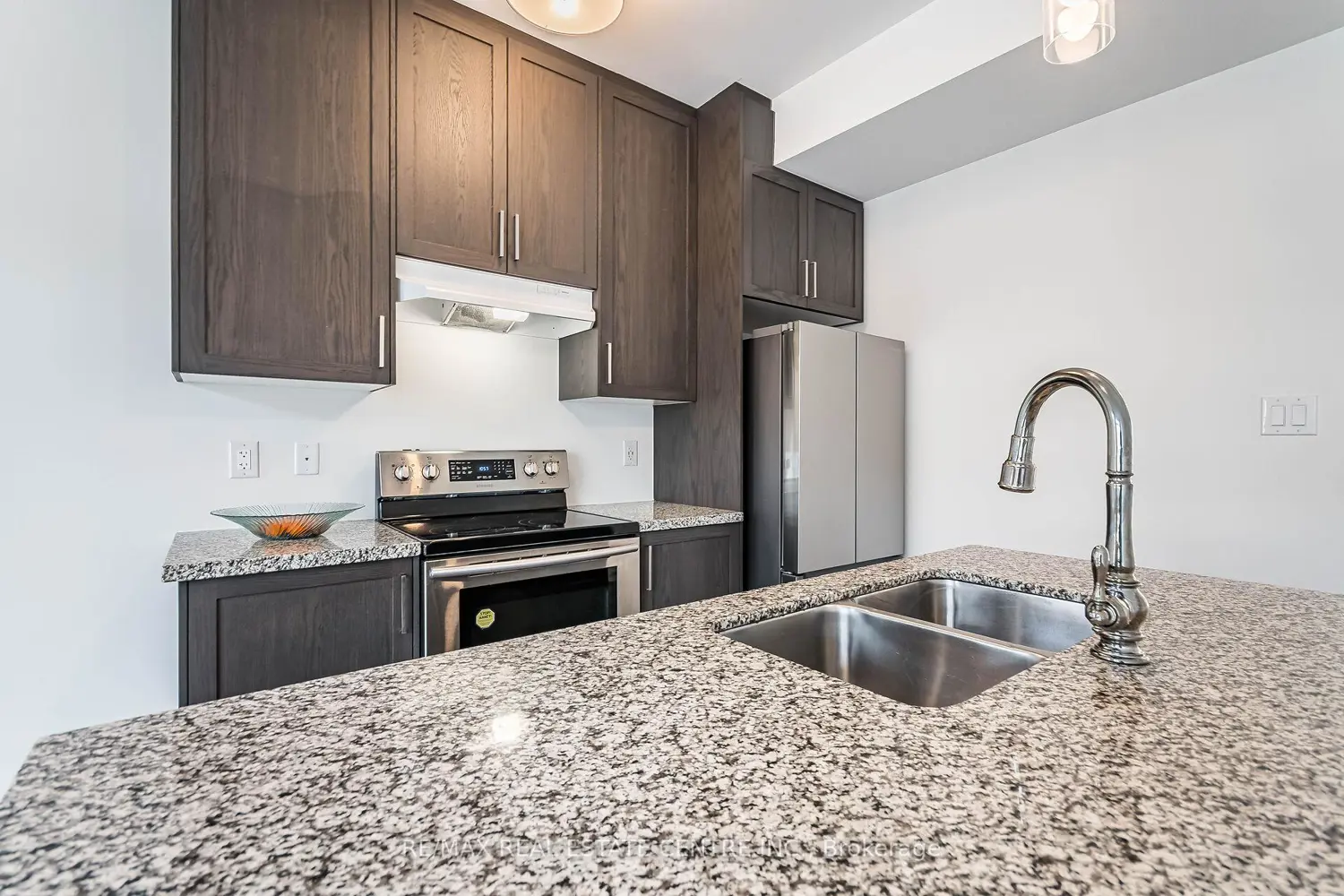 Additional image 7 of 270 Melvin Avenue 33