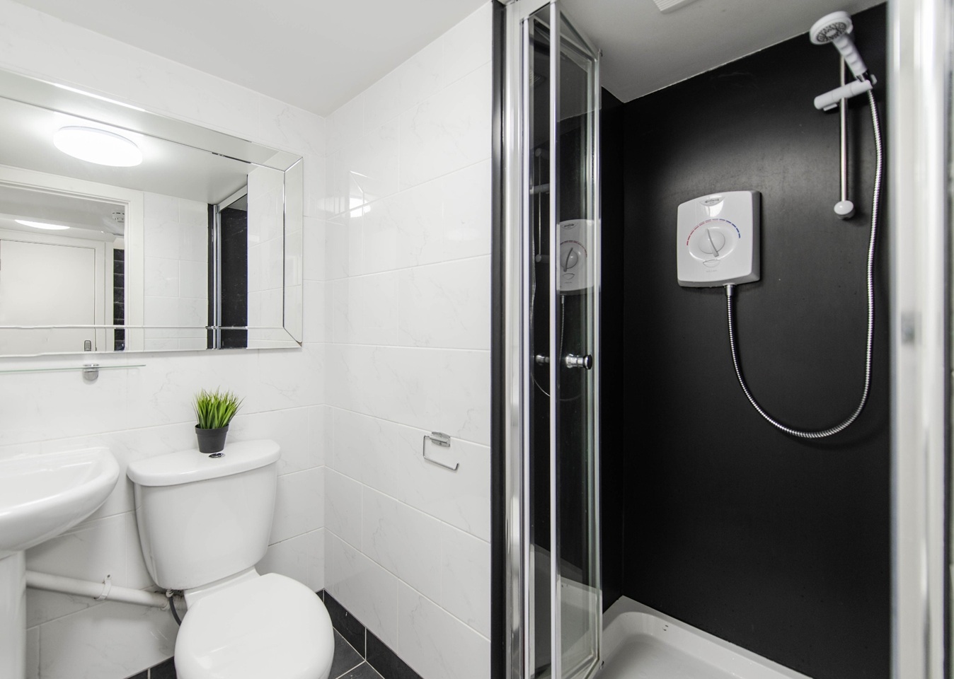 Additional image 9 of Bedsit, Gilda Brook Road, M30, N1 7GU